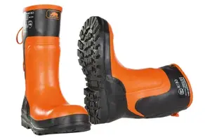 Stivale in gomma di sicurezza con protezione da taglio motosega a catena con velocita max 28 m/s (classe 3).